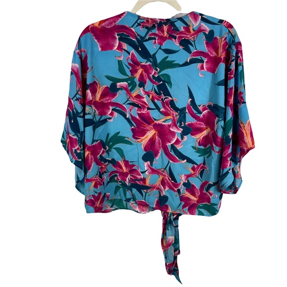 Adrienne Blue Hawaiian Floral Tie Front Top with Flowy Sleeves size M - Picture 2 of 7